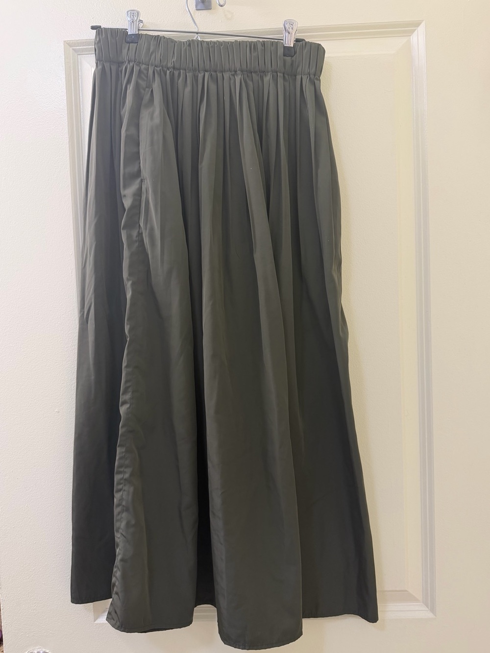 Uniqlo Olive Maxi Skirt with Elastic Waistband